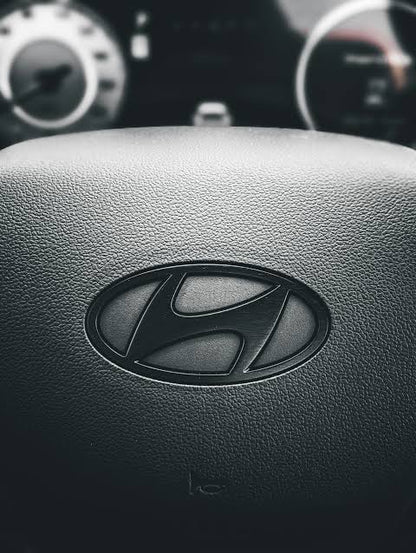 Hyundai stearing logo carbon fiber